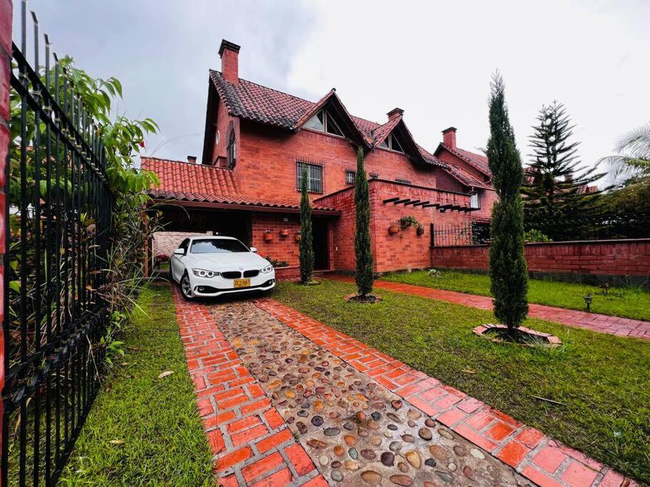 Villa Hermosa Casa , Con Parqueadero En Rionegro Cerca Al Aeropuerto Exterior foto