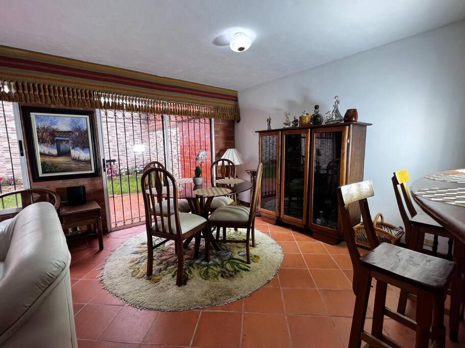 Villa Hermosa Casa , Con Parqueadero En Rionegro Cerca Al Aeropuerto Exterior foto