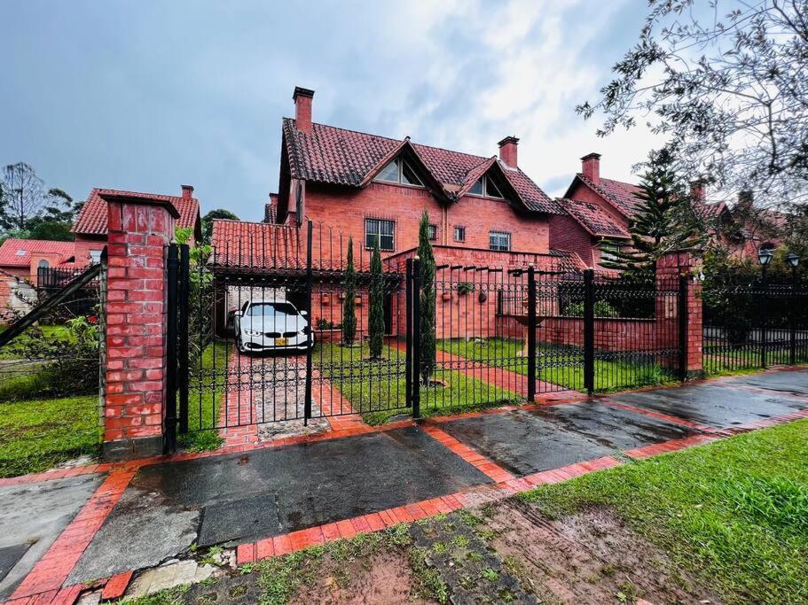 Villa Hermosa Casa , Con Parqueadero En Rionegro Cerca Al Aeropuerto Exterior foto